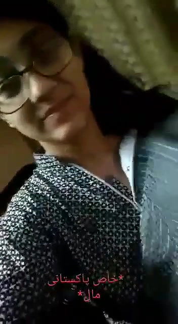 Cute Paki Girl Showing