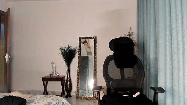 Stripchat-Public.Show-c-Bad_Girl_Kayra69-2025.01.30.204618