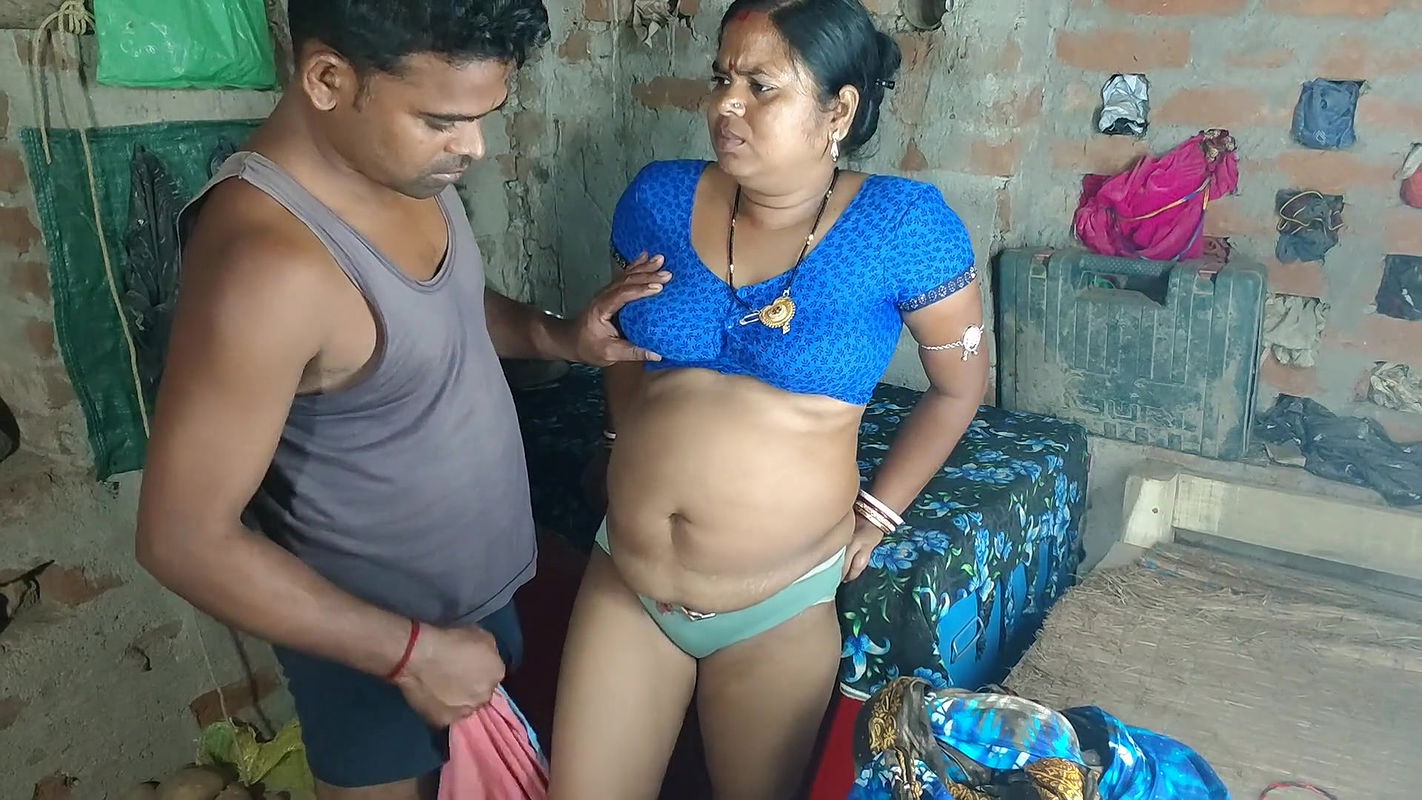 The Son-in-law Stripped and Fucked the Younger Mother-in-law