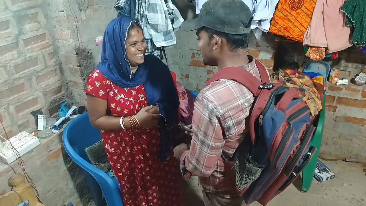 Delivery Boy Stripped and Fucked the Housewife