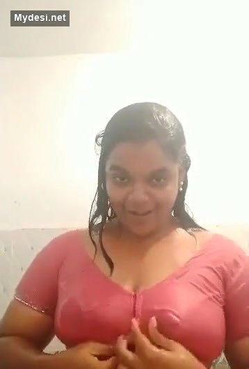 Desi sexy bhabi nude bath