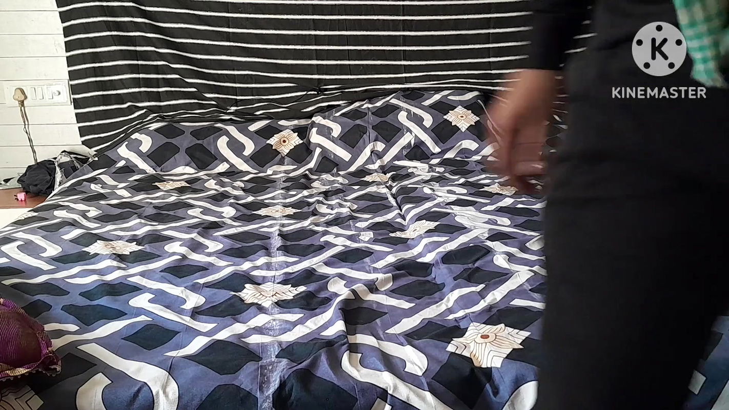 Indian Desi Bhabhi Sex with Milkman