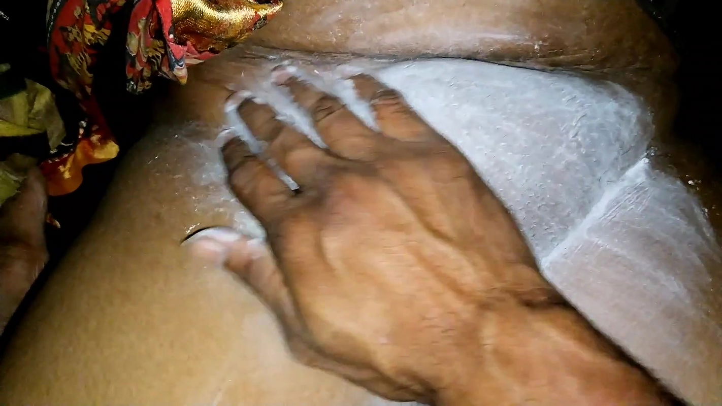 Secretly Having Sex with Payal Bhabhi… the Pleasure of Hand Job Is Different