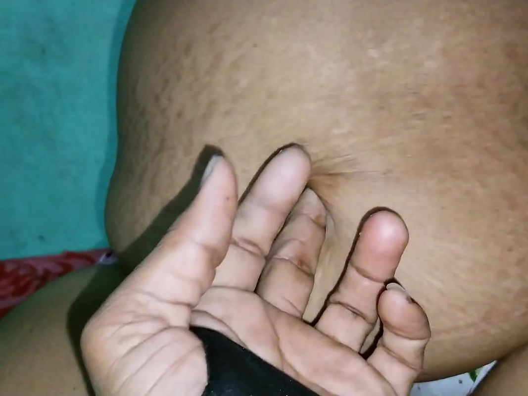 Unsatisfied Payal Bhabi Ki Sexy Video with Her Boy Friend at Midnight