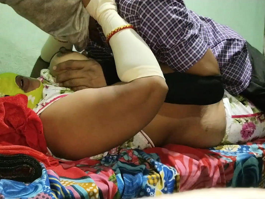 Unsatisfied Payal Bhabi Ki Sexy Video with Her Boy Friend at Midnight