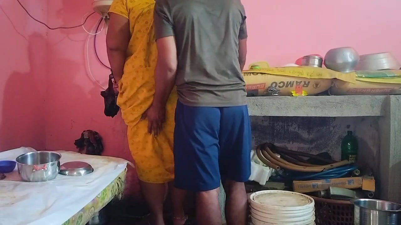 Went to Neighbor Aunty’s Kitchen and Fucked Her in the Ass