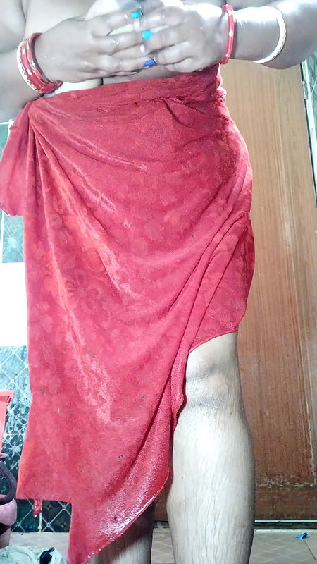 Indian Bhabhi Nude Birh Sceane in Birthroom