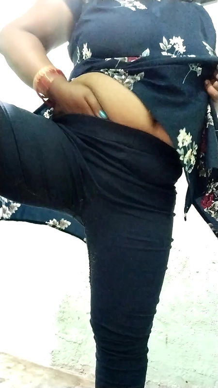 Indian Saggy Boobs… Bhabhi’s Ass Is Awesome