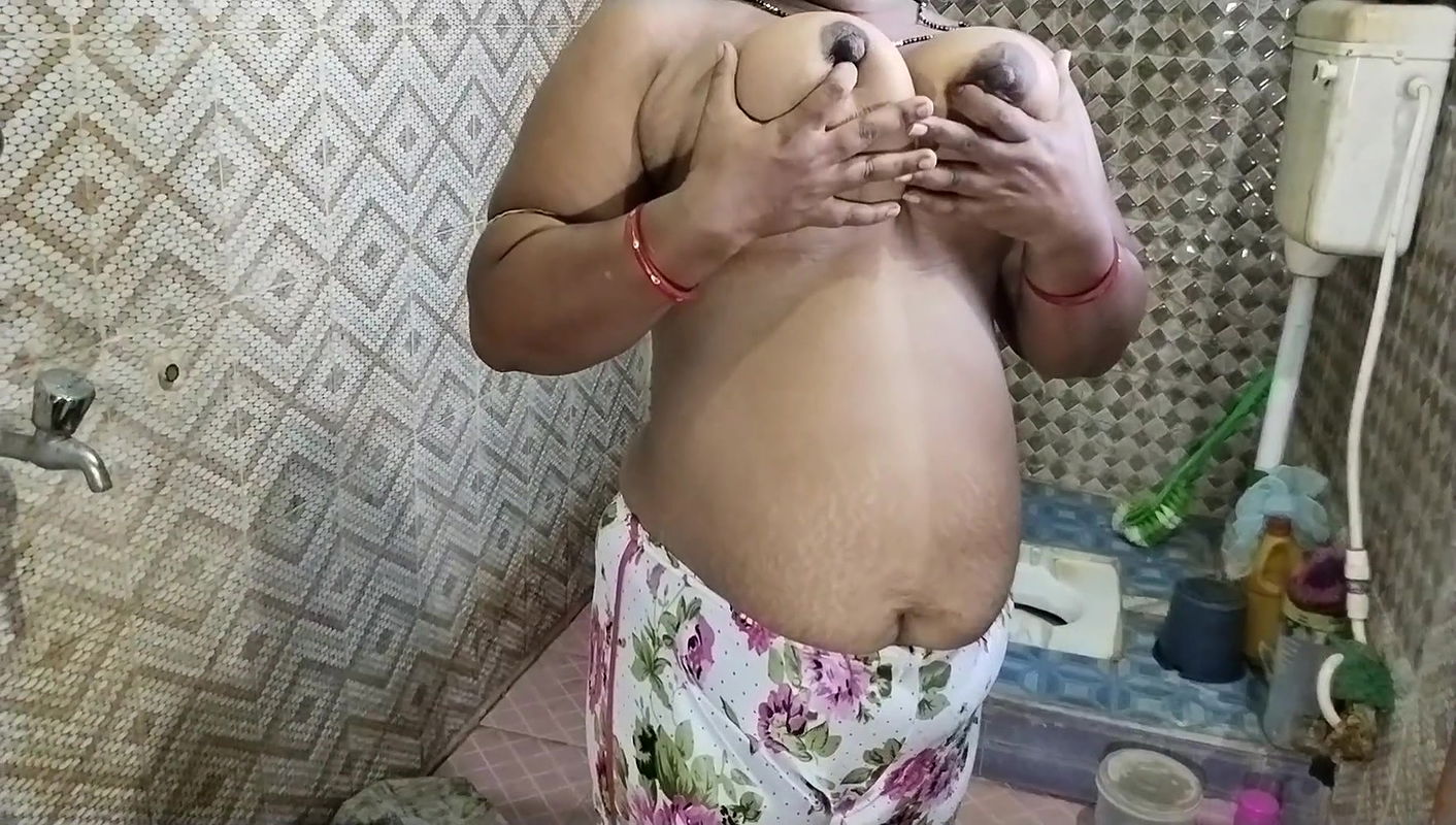 Hot Desi Bhabi Nude Show and Boobs Massage