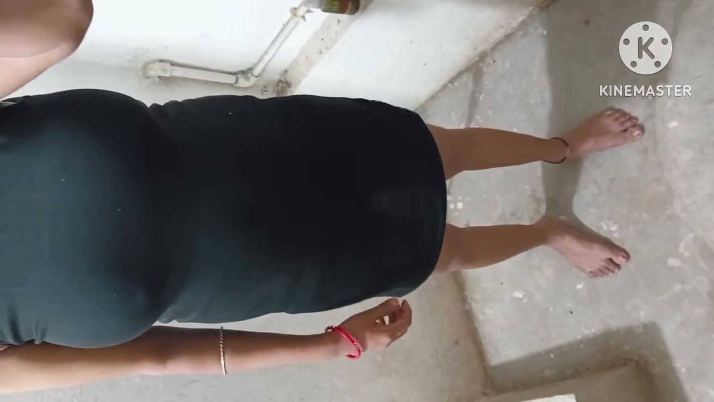 Indian Stepmother Fucking with Stepson When He Going to Bathroom for Shower