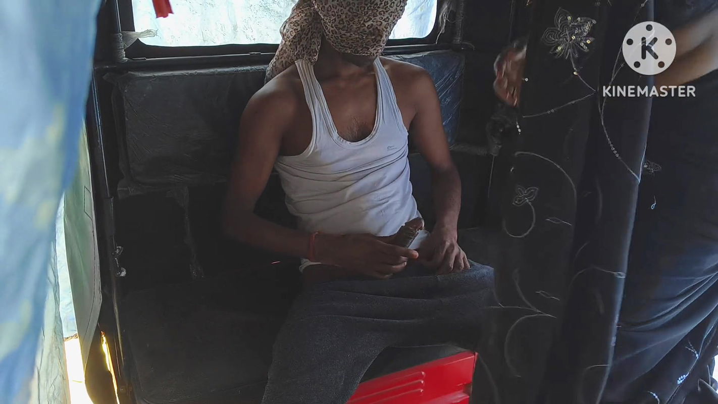 Young Bhabhi Fucking with E-rickshaw Driver When She Not Pay Rent of E-rickshaw