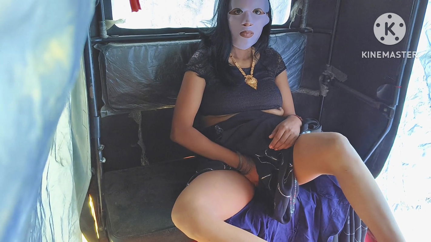 Young Bhabhi Fucking with E-rickshaw Driver When She Not Pay Rent of E-rickshaw