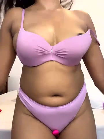 Stripchat-Public.Show-c-angelwavy-2024.10.17.011455