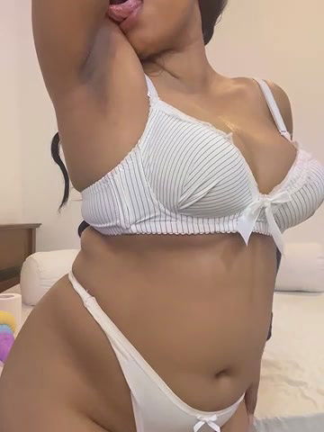 Stripchat-Public.Show-c-angelwavy-2024.12.12.053709