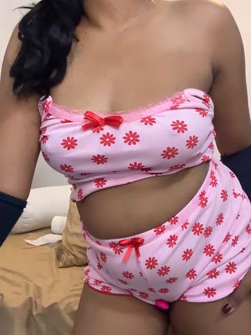 Stripchat-Public.Show-c-angelwavy-2025.01.18.014630