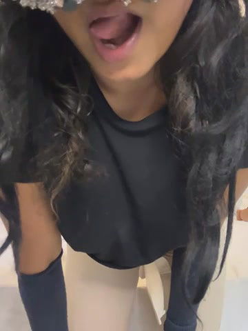 Stripchat-Public.Show-c-angelwavy-2025.03.30.015449