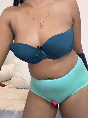 Stripchat-Public.Show-c-angelwavy-2025.04.23.012011