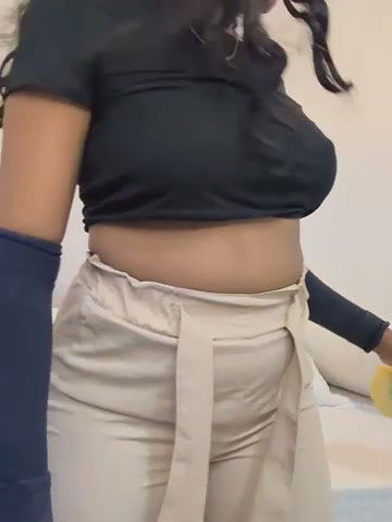 Stripchat-Public.Show-c-angelwavy-2025.05.01.010319