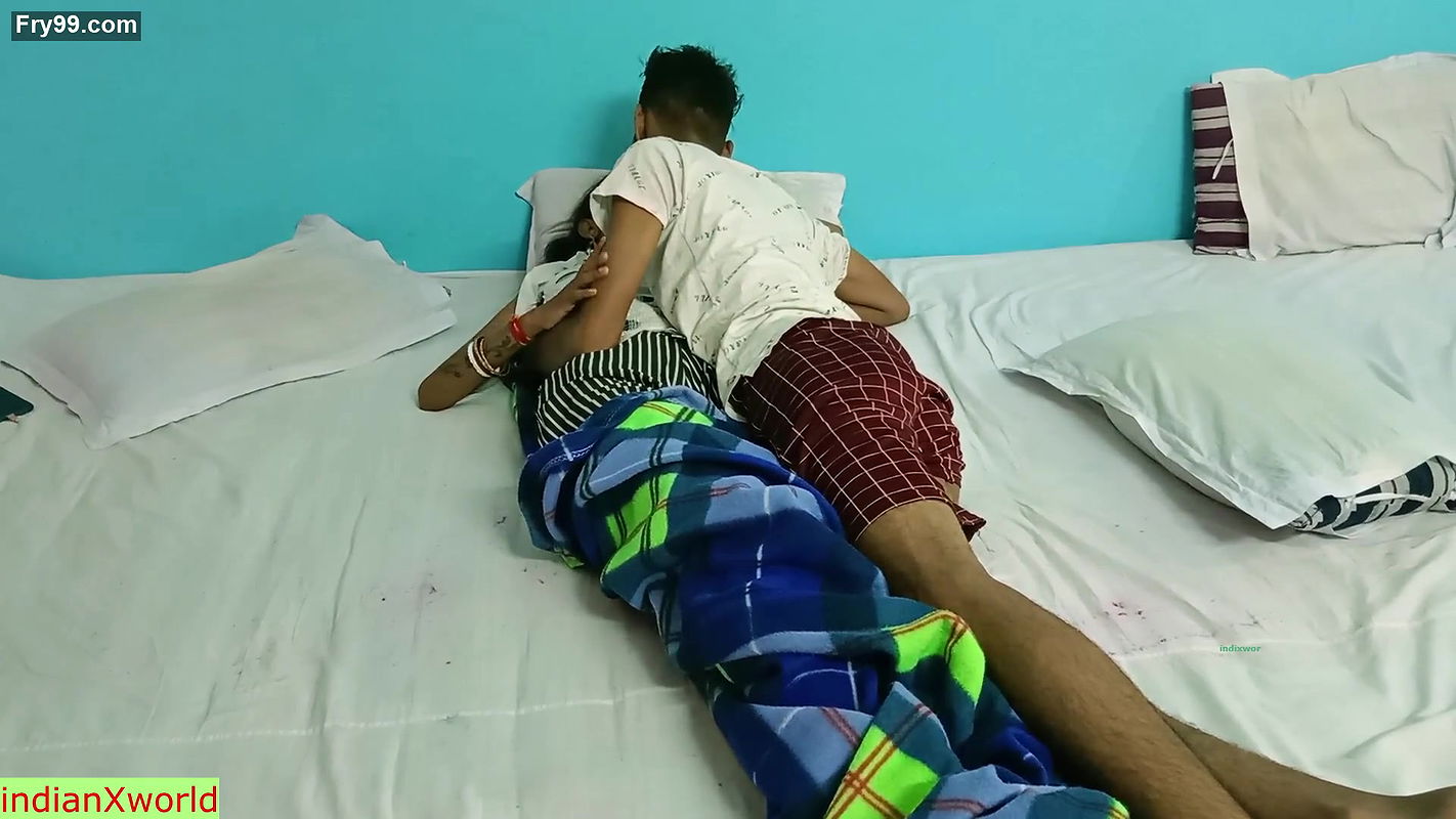 Indian hot teen girl amateur sex with classmate!