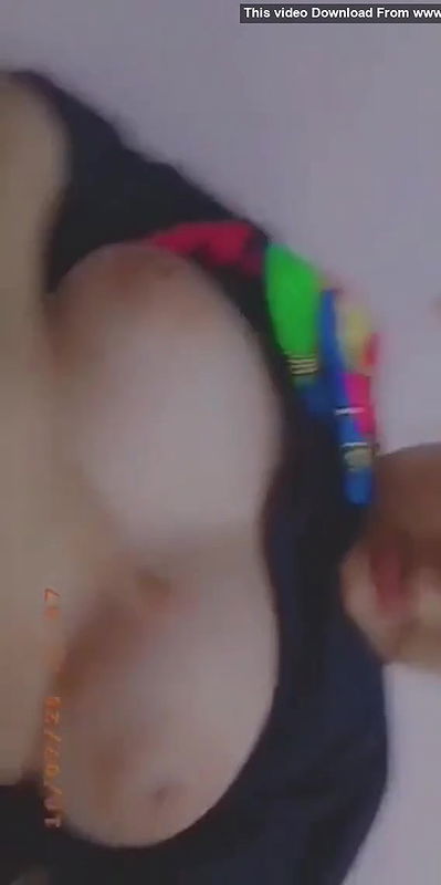 Cute Paki Girl Showing