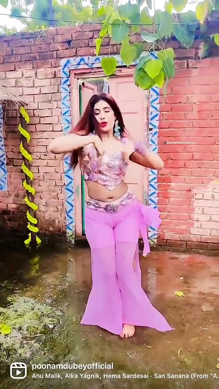 Poonam dubey huge deep navel jiggling + ass show