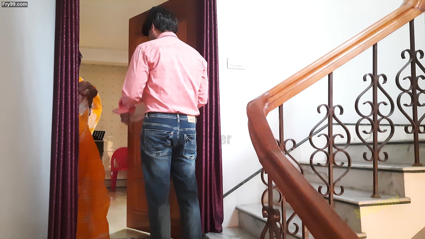 Indian Bhabi Fucked by Bank Executive – Clear Hindi Audio sexglamr