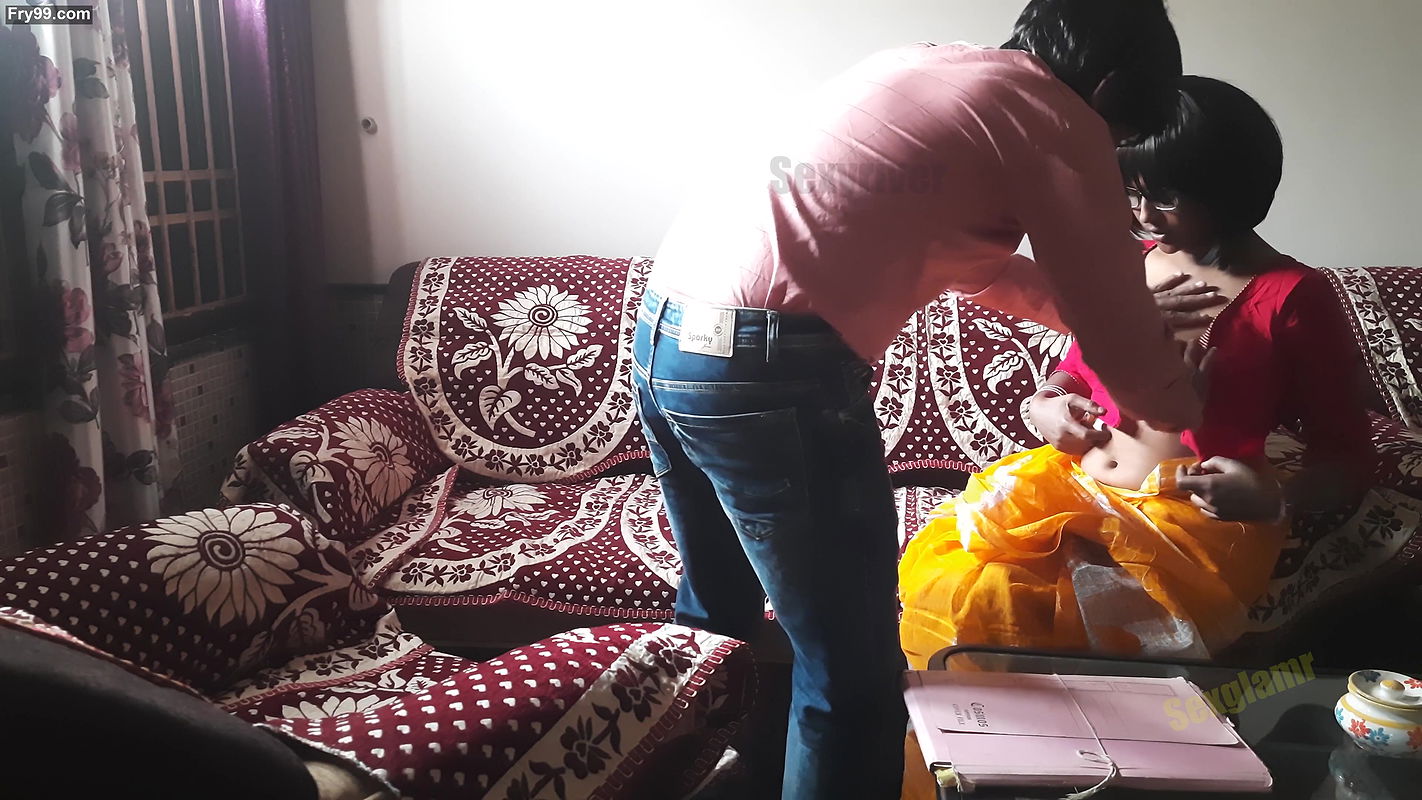 Indian Bhabi Fucked by Bank Executive – Clear Hindi Audio sexglamr