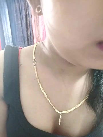 Stripchat-Public.Show-f-Maahhii_2-2025.05.31.014900