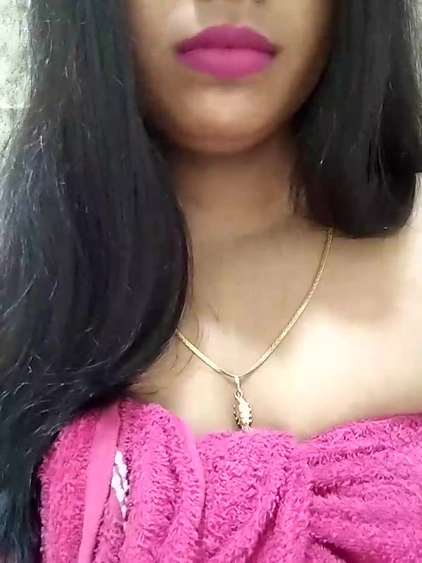 Stripchat-Public.Show-f-Maahhii_2-2025.06.15.174025