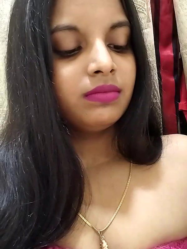 Stripchat-Public.Show-f-Maahhii_2-2025.06.15.174025