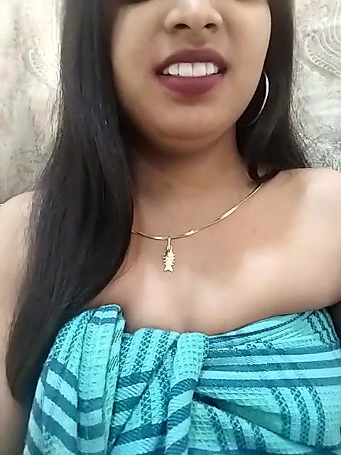 Stripchat-Public.Show-f-Maahhii_2-2025.06.17.015910