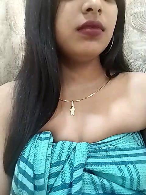 Stripchat-Public.Show-f-Maahhii_2-2025.06.17.015910