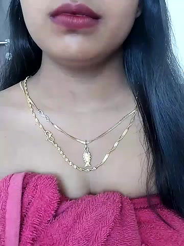 Stripchat-Public.Show-f-Maahhii_2-2025.06.20.033918