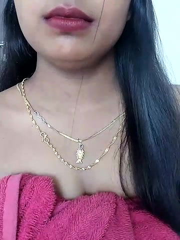 Stripchat-Public.Show-f-Maahhii_2-2025.06.20.033918