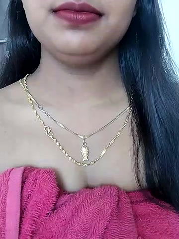 Stripchat-Public.Show-f-Maahhii_2-2025.06.20.033918