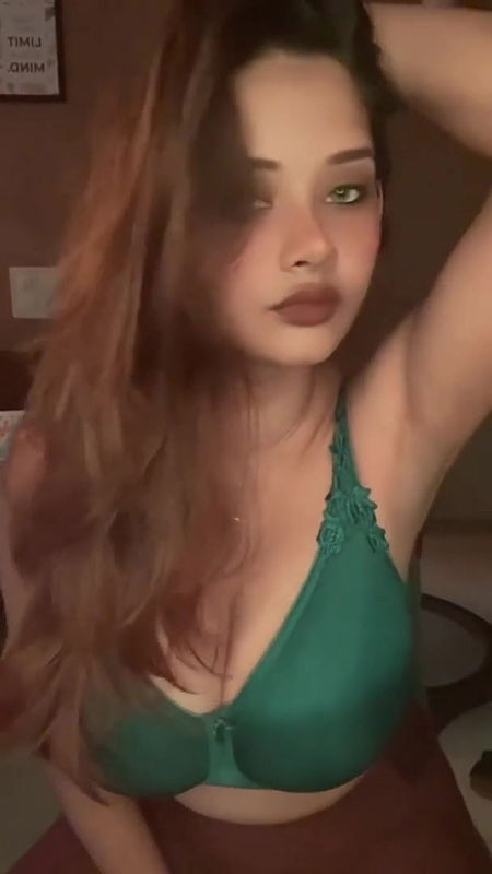 Glamorous Shivona Sinha TEASING WITH HER BUSTY SEXY FIGURE