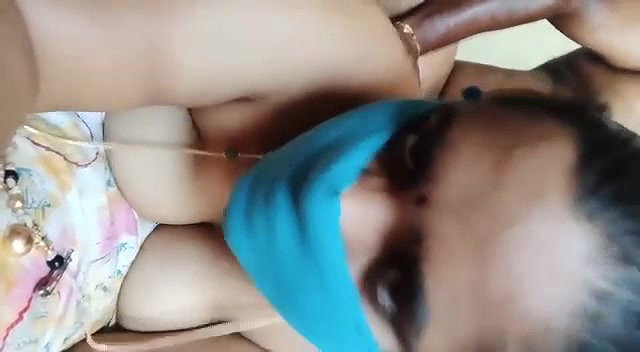 Mature bhabhi with hanging boobs hard fucking