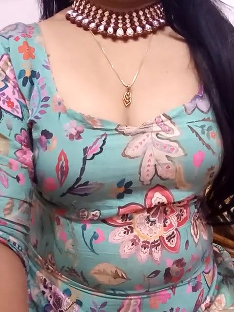 Stripchat-Public.Show-f-Olly-0078-2025.01.24.024811