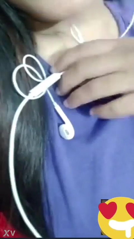 Sexy Paid Girl Shows Her Boobs on VC