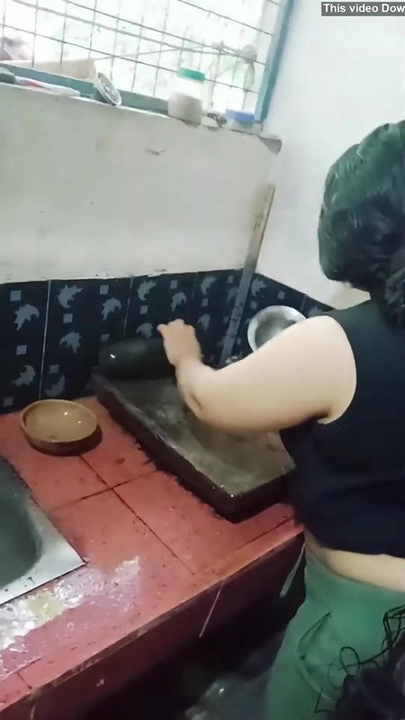 Jipsa Beegam Hot Navel and boob in black tshirt