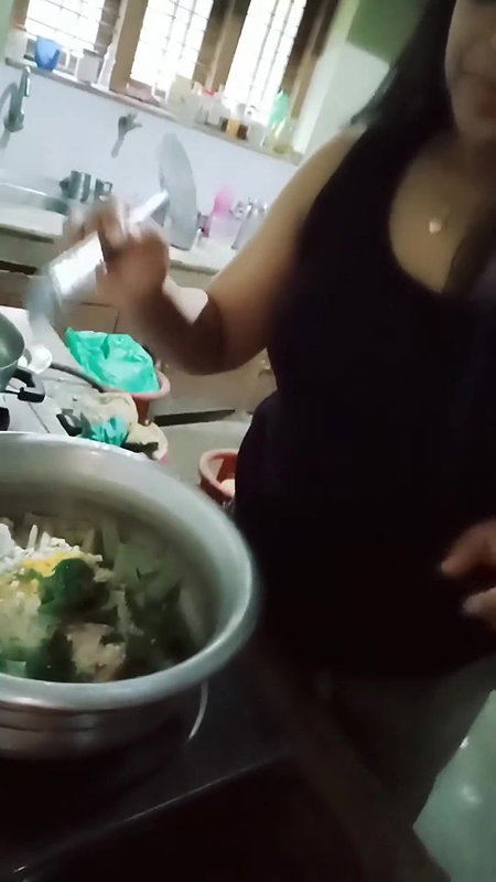 Jipsa Beegam Hot Navel and boob in black tshirt