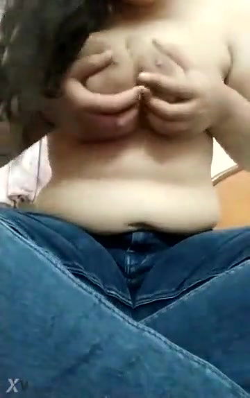 Desi sexy bhabi hot boobs