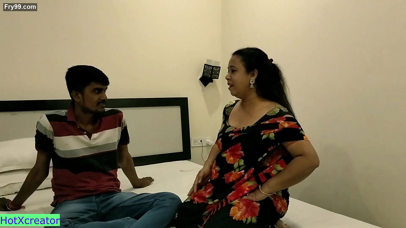 Indian beautiful Milf bhabhi fucking at sea beach resort!!