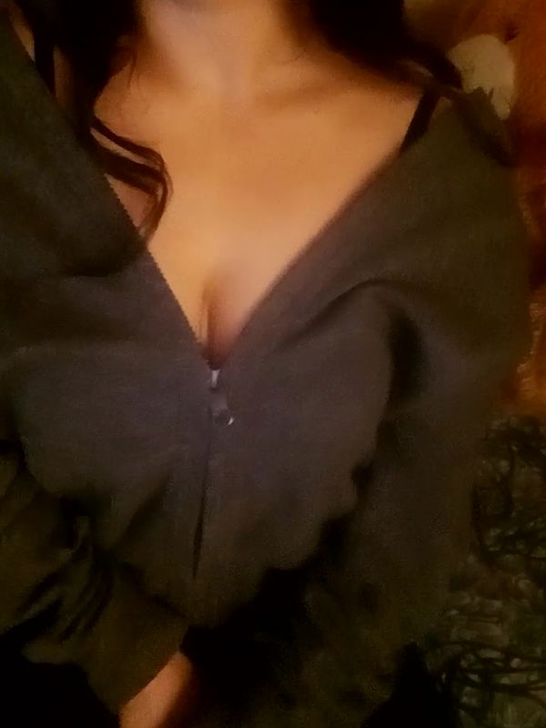 Stripchat-Public.Show-f-shuhana_-2024.12.14.094608