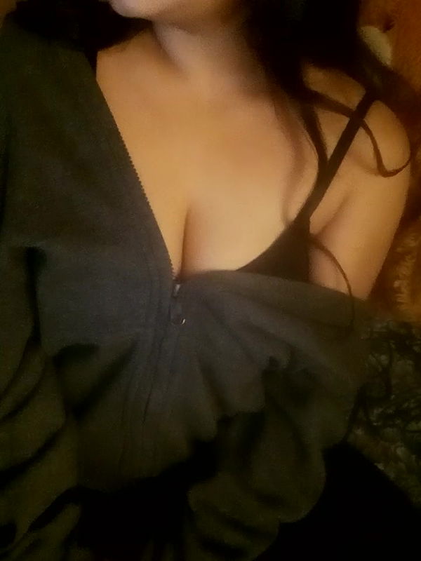 Stripchat-Public.Show-f-shuhana_-2024.12.14.094608