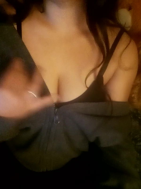 Stripchat-Public.Show-f-shuhana_-2024.12.14.094608