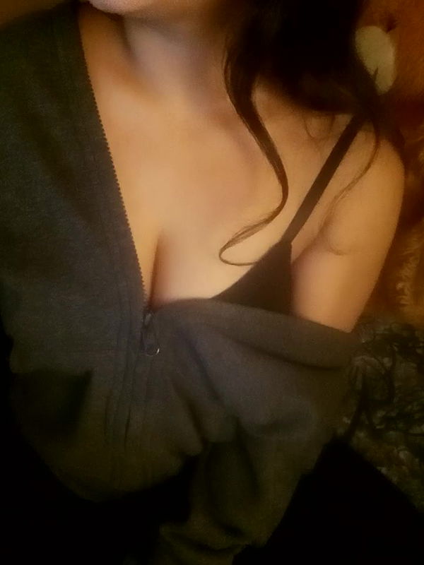 Stripchat-Public.Show-f-shuhana_-2024.12.14.094608