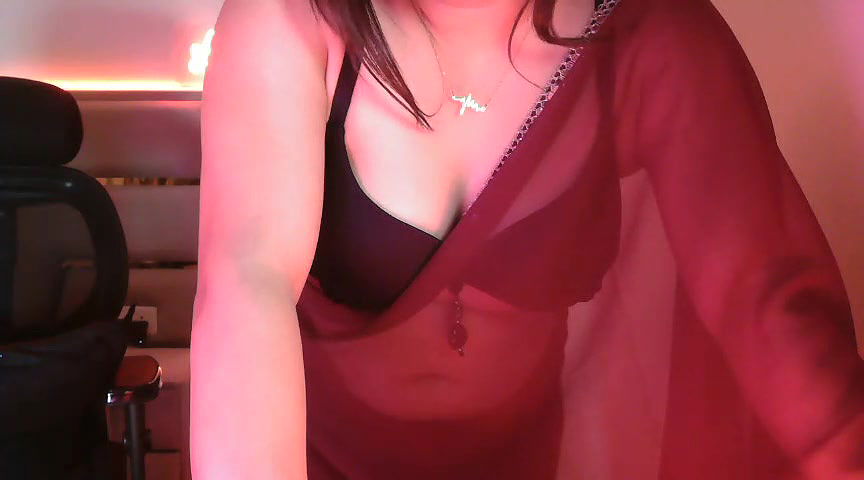 Stripchat-Public.Show-f-SunhariGirl-2025.04.04.023740