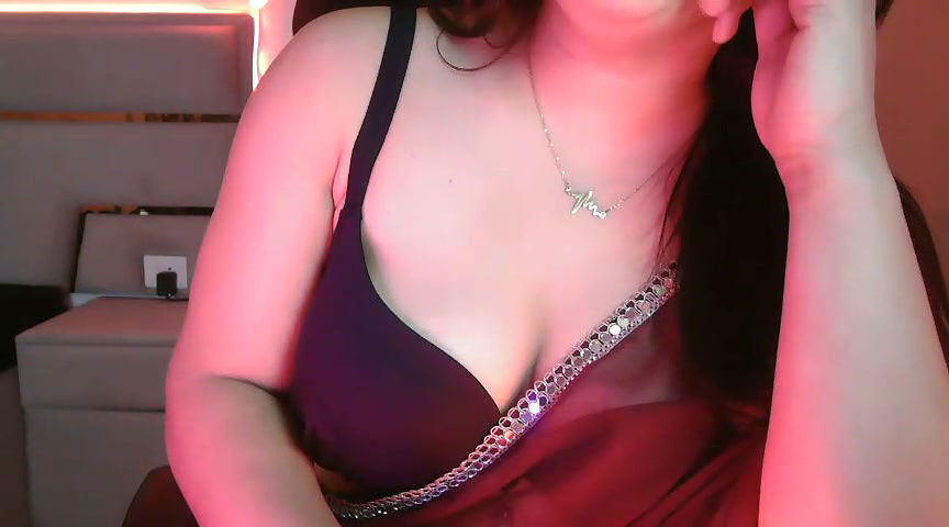 Stripchat-Public.Show-f-SunhariGirl-2025.04.04.023740