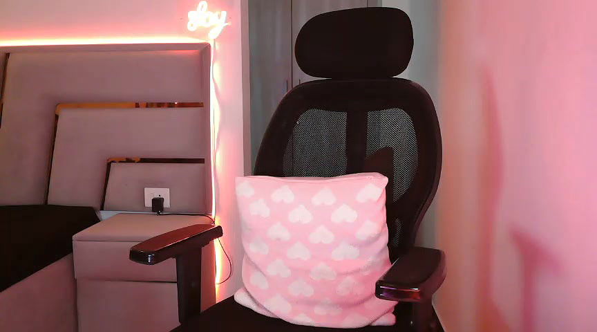 Stripchat-Public.Show-f-SunhariGirl-2025.04.12.141737